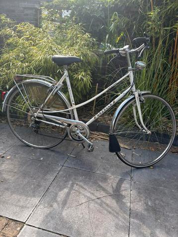 Vintage Gazelle beschikbaar voor biedingen