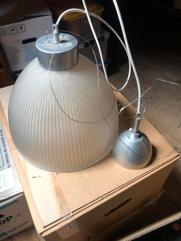 Plafond en hanglamp van glas beschikbaar voor biedingen