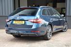 Skoda Superb Combi 1.8 TSI Sportline Business CarPlay|AUT|Me, 4 cilinders, Blauw, Leder, Adaptive Cruise Control