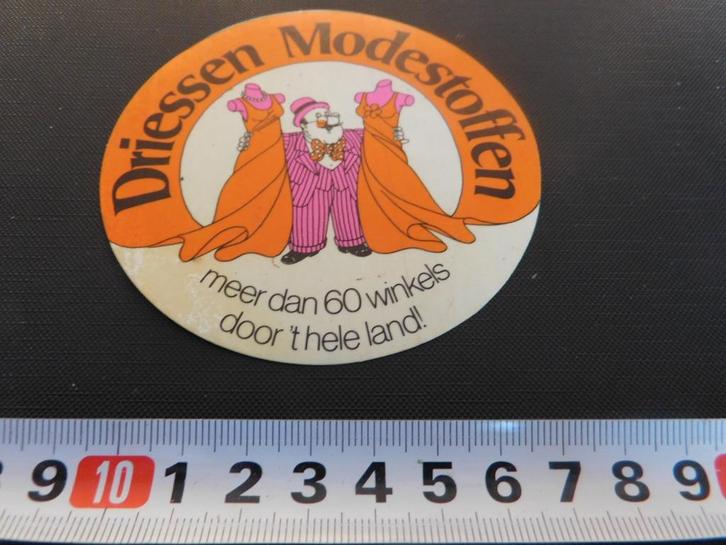 sticker strip driessen modestoffen meer dan 60 winkels, Verzamelen, Stickers, Zo goed als nieuw, Ophalen