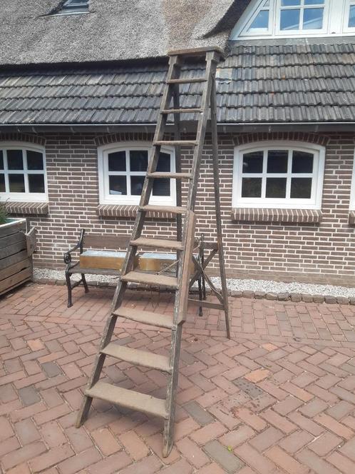 Zware antieke houten trap stahoogte 2m50, Doe-het-zelf en Verbouw, Ladders en Trappen, Gebruikt, 2 tot 4 meter, Opvouwbaar of Inschuifbaar