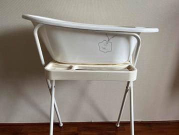 Badstandaard Bébé-jou, ligbadje, tummytub + waskom beschikbaar voor biedingen