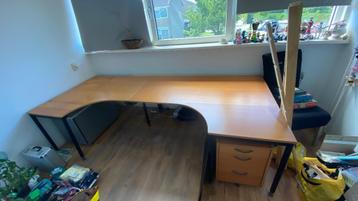 Bureau beschikbaar voor biedingen