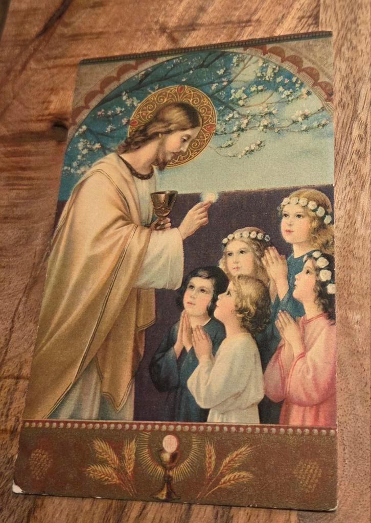 Jezus Christus deelt eucharistie uit aan groep kinderen, Verzamelen, Ansichtkaarten | Themakaarten, Gelopen, 1920 tot 1940, Overige thema's