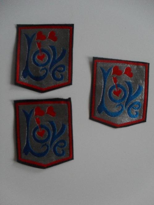 Love tekst muziek kledingpatch embleem logo, Hobby en Vrije tijd, Naaien en Fournituren, Nieuw, Verzenden