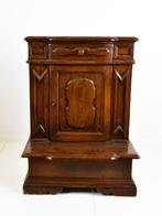 Antieke eikenkast met knielbank, lade en kast (circa 1880), Ophalen
