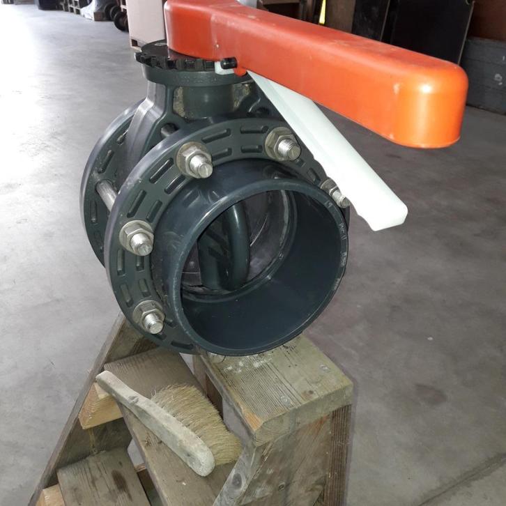 Vlinderklep, Doe-het-zelf en Verbouw, Buizen en Afvoer, Nieuw, Overige typen, Pvc, Minder dan 2 meter, 80 mm of meer, Ophalen
