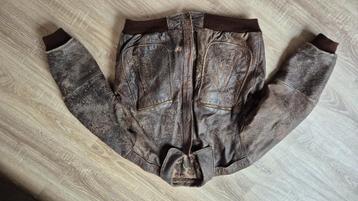 Piloten jas beschikbaar voor biedingen