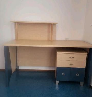 Tiener kinder slaapkamer 1 persoons bed kledingkast bureau  beschikbaar voor biedingen
