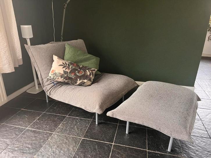Ligne Roset Calin Chaise Longue met Ottoman, Huis en Inrichting, Banken | Sofa's en Chaises Longues, Gebruikt, Eenpersoons, Minder dan 150 cm