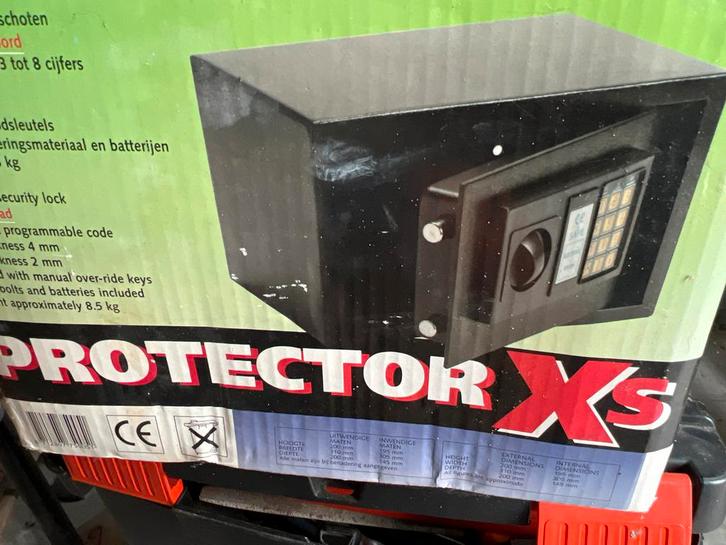 Kleine Kluis - Protector XS, Huis en Inrichting, Brandblussers en Brandkasten, Zo goed als nieuw, Brandkast, Ophalen