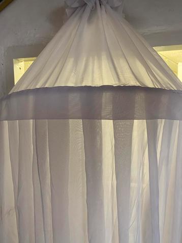 Hemeltje / Klamboe + standaard voor baby wieg beschikbaar voor biedingen