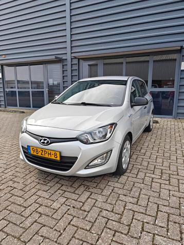 Hyundai i20 1.2I 5-DRS 2013 Grijs AIRCO/APK beschikbaar voor biedingen