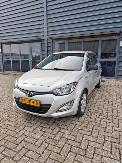 Hyundai i20 1.2I 5-DRS 2013 Grijs AIRCO/APK, Auto's, Hyundai, Bedrijf, i20, Benzine, A, Hatchback, Handgeschakeld, Origineel Nederlands