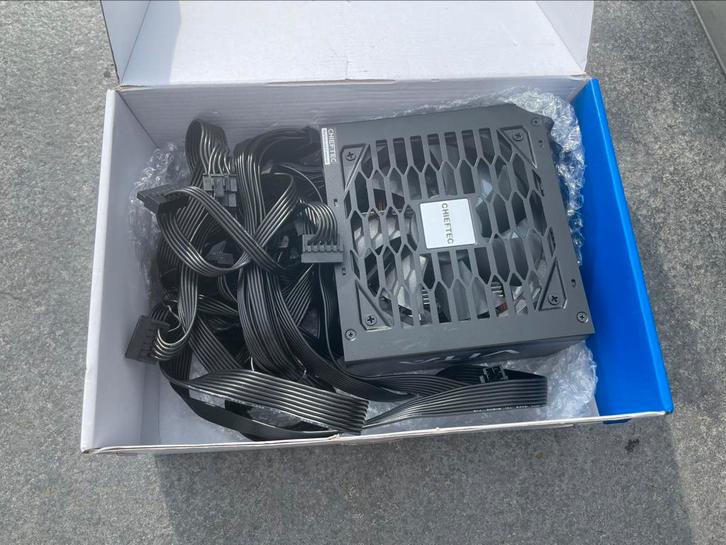 850w 80+ bronze voeding van chieftec vita (één keer gebruikt, Computers en Software, Interne voedingen, Zo goed als nieuw, Ophalen of Verzenden