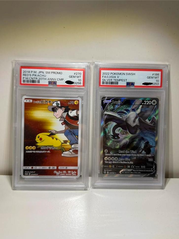 Lugia V 186 & Red’s Pikachu 270 | PSA 10, Hobby en Vrije tijd, Verzamelkaartspellen | Pokémon, Nieuw, Losse kaart, Foil, Ophalen