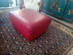 Leren rood voetenbank poef, Huis en Inrichting, Banken | Voetenbanken en Poefen, Ophalen of Verzenden, Zo goed als nieuw, Rechthoekig