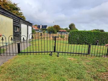 Grote sierlijke ijzeren tuinpoort - poort- hek 2 delen beschikbaar voor biedingen