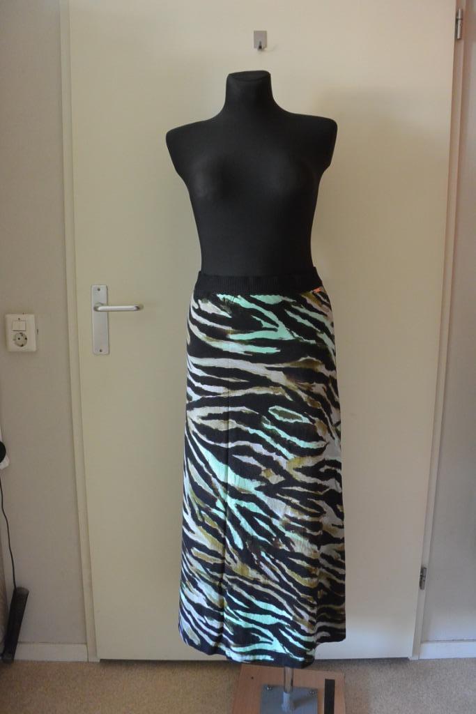 Roberto Sarto maxi rok 46 groen zwart zga nieuw, Kleding | Dames, Rokken, Zo goed als nieuw, Maat 46/48 (XL) of groter, Groen