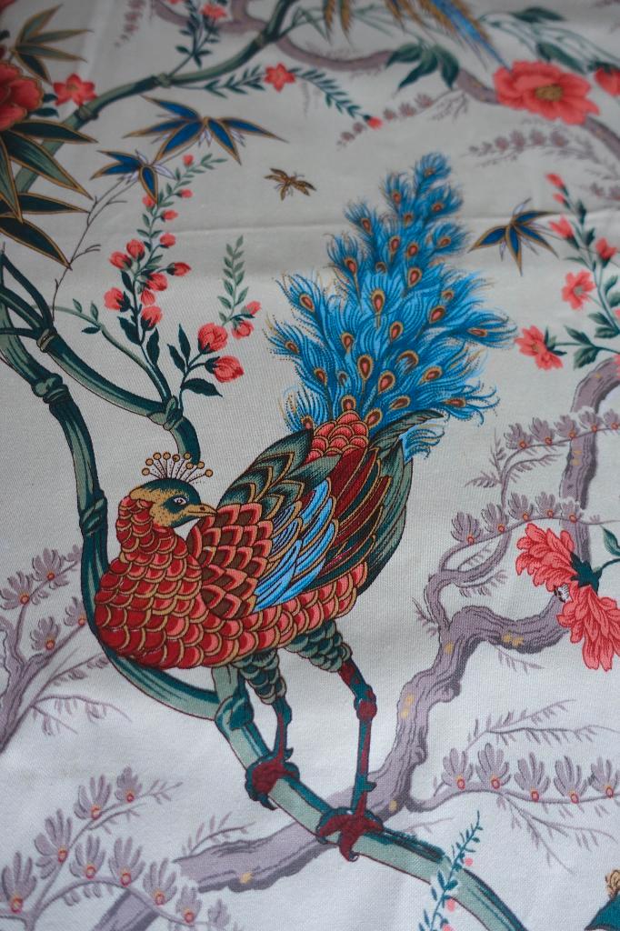 luxe mega lap katoen satijn met vogels - zandkleurig, Hobby en Vrije tijd, Stoffen en Lappen, Nieuw, Satijn of Zijde, 120 cm of meer