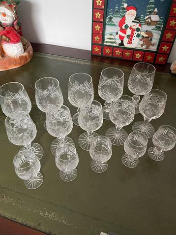 15- delig glasservies beschikbaar voor biedingen