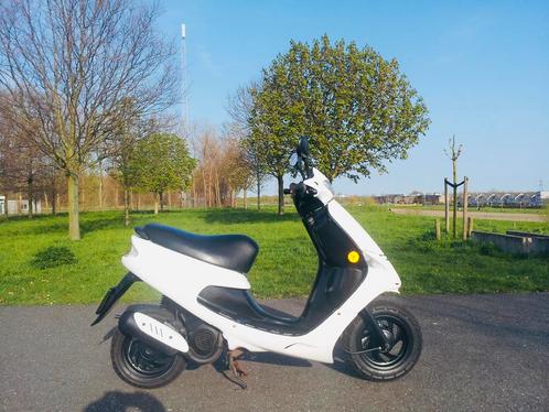 Peugeot Zenith 70cc Malossi Uniek exemplaar gratis helm, Fietsen en Brommers, Scooters | Peugeot, Gebruikt, Overige modellen, Maximaal 25 km/u