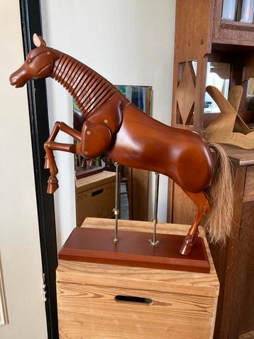 Ledenpaard donker gelakt 50x69x13cm beschikbaar voor biedingen