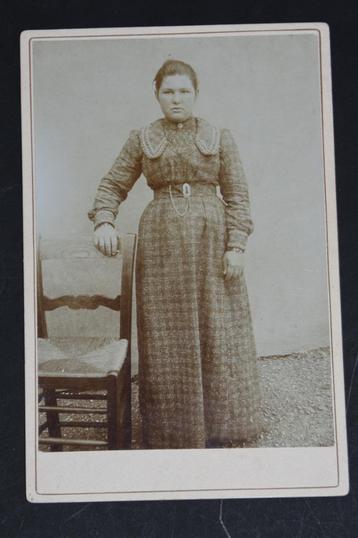 Grote antieke portret foto vrouw 1890 kabinetfoto kastkaart beschikbaar voor biedingen