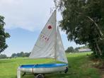 Zeilbootje met wegtrailer, Watersport en Boten, Open zeilboten, Ophalen, Geen motor, Gebruikt, Overige brandstoffen