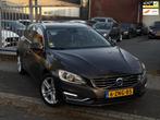 Volvo V60 2.4 D6 AWD Plug-In Hybrid Summum | Trekhaak | Xeno, Automaat, 1849 kg, Vierwielaandrijving, Zilver of Grijs