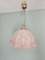 Roze glazen hanglamp, Huis en Inrichting, Lampen | Hanglampen, Ophalen of Verzenden, Zo goed als nieuw, Glas, Minder dan 50 cm
