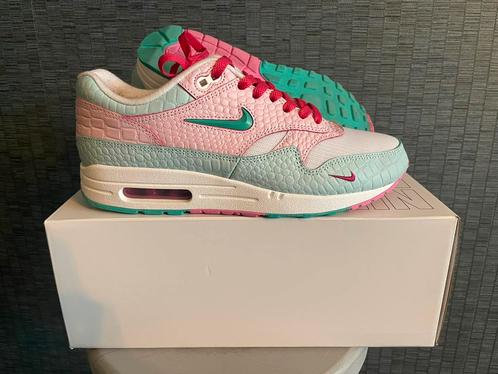 Nike Air Max 1 EU 41 Nike By You ‘87 NBY 2023 Elephant, Kleding | Dames, Schoenen, Zo goed als nieuw, Sneakers of Gympen, Roze