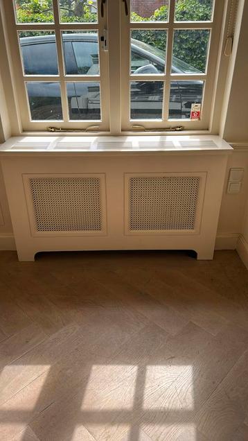 Verwarmingskast radiatorombouw hout klassiek beschikbaar voor biedingen