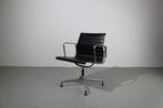 2 Vitra Eames EA 108 stoelen, Aluminium, zwart leer, Ophalen, Gebruikt, Drie, Zwart