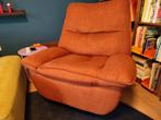 Oranje/terracotta relax schommelfauteuil, uitklap- draaibaar, Ophalen, Relax, 75 tot 100 cm, Zo goed als nieuw