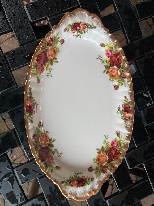 Royal Albert Old Country Roses – schaal, Antiek en Kunst, Antiek | Servies compleet, Ophalen of Verzenden