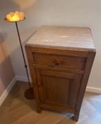 Prachtige sfeervol kastje met marmer blad, Huis en Inrichting, Slaapkamer | Nachtkastjes, Ophalen of Verzenden, Zo goed als nieuw