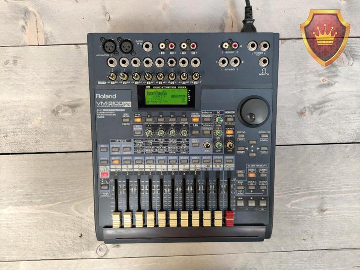 Roland VM-3100 Pro digitale mixer, Muziek en Instrumenten, Mengpanelen, Gebruikt, 10 tot 20 kanalen, Microfooningang, Ophalen of Verzenden