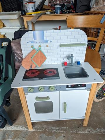 Klein speelkeukentje voor dreumesen en peuters 👧🏼🍳 beschikbaar voor biedingen