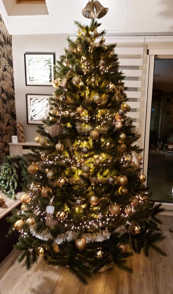 Kerstboom Romagne 230 cm – Triumph Tree Kunstkerstboom, Diversen, Kerst, Gebruikt, Ophalen