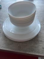 Wit Servies - Borden en Kommen, Huis en Inrichting, Keuken | Servies, Ophalen of Verzenden, Zo goed als nieuw, Bord(en), Effen