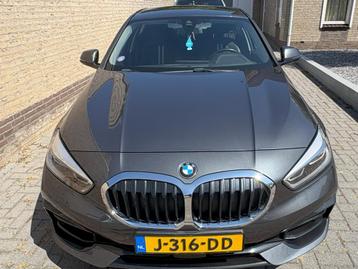 BMW 1-Serie 118i 140pk Aut 2020 Grijs beschikbaar voor biedingen