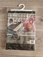 Mooie zwart Tafelloper 50x150, Nieuw (LI1), Huis en Inrichting, Tafelkleden, Ophalen of Verzenden, Nieuw, Rechthoek