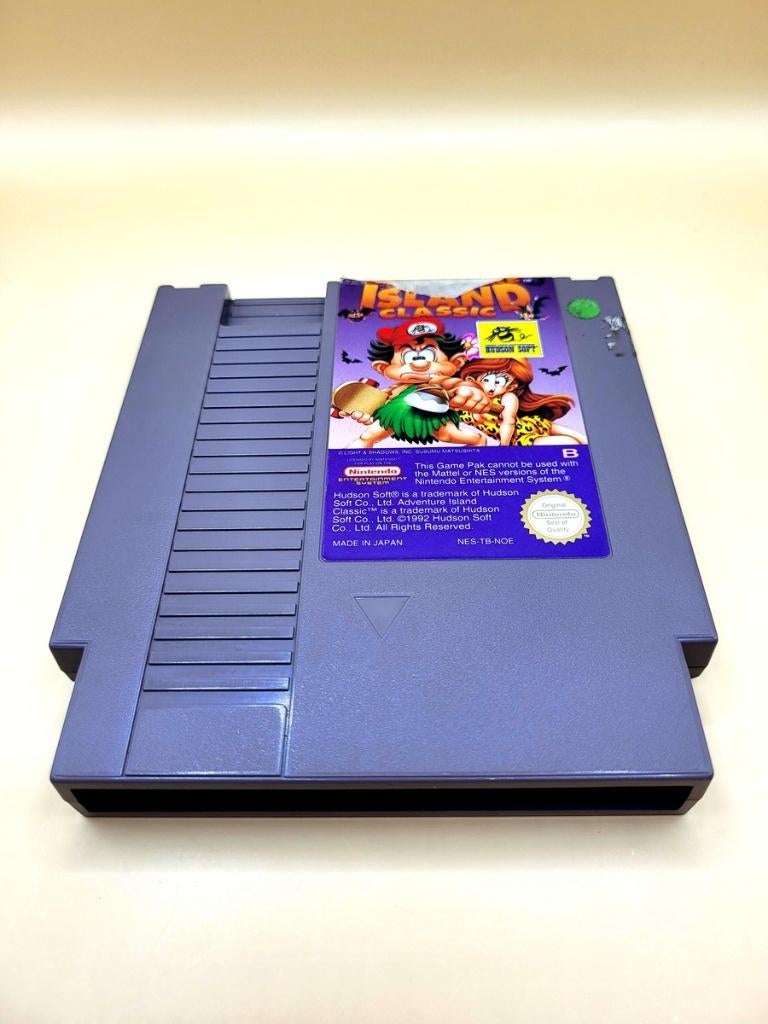 Adventure Island Classic (Label Schade) - Nintendo NES, Spelcomputers en Games, Games | Nintendo NES, Nintendo support, 1 speler