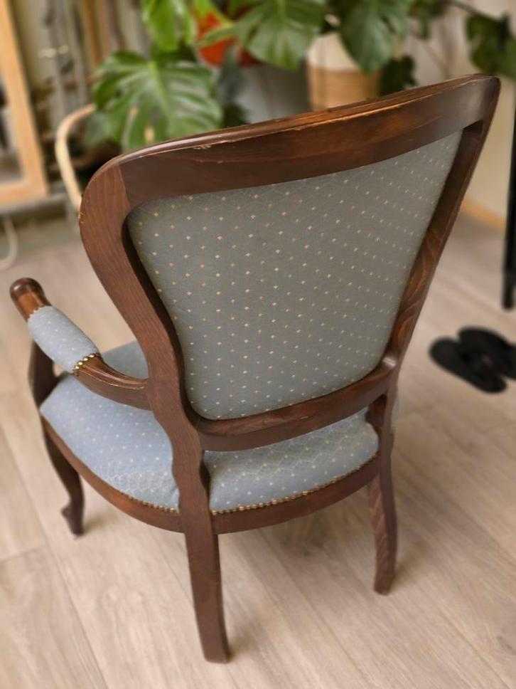 Klassieke Fauteuil met Houten Frame, Huis en Inrichting, Fauteuils, Gebruikt, Hout, Stof, 50 tot 75 cm, 75 tot 100 cm, Ophalen of Verzenden