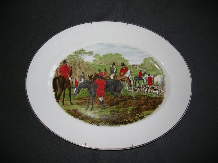 Ovale schaal in ophangveer, Huis en Inrichting, Keuken | Servies, Zo goed als nieuw, Schaal of Schalen, Overige stijlen, Porselein