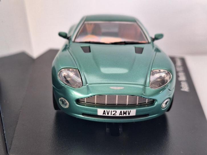 Carrera Evolution Aston Martin V12 Vanquish Ref Nr 25700, Kinderen en Baby's, Speelgoed | Racebanen, Nieuw, Racebaan, Elektrisch
