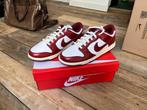 Nike Dunk Low White Team Red - 42, Overige kleuren, Nike, Nieuw, Ophalen of Verzenden