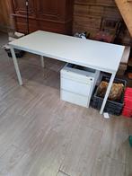 mooi stalen bureau te koop. 2, Ophalen, Gebruikt, Bureau