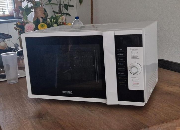 Koenic KWM 3351 DW Combimagnetron - Zo goed als nieuw!, Witgoed en Apparatuur, Magnetrons, Zo goed als nieuw, Vrijstaand, Combimagnetron